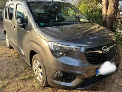 Grau Gebraucht 2018 Opel Combo Life Edition Van / Kleinbus | 16.600 € (Fairer Preis)