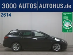 Onyx schwarz metallic Gebraucht 2017 Opel Astra Active Kombi | 4.990 € (Superpreis)
