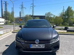 Grau Gebraucht 2018 VW Arteon R-line Edition Limousine | 26.000 € (Etwas zu teuer)
