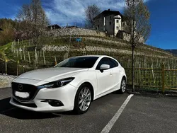 Weiß Gebraucht 2017 Mazda 3 Exclusive-Line Limousine | 13.100 € (Fairer Preis)