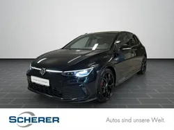 Deep black perleffekt (metallic) Gebraucht 2022 VW Golf VIII GTI Limousine | 25.900 € (Fairer Preis)