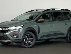 Grün Neu 2024 Dacia Jogger Extreme Limousine | 22.470 € (Fairer Preis)