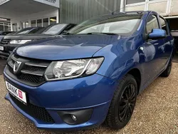 Blau Gebraucht 2015 Dacia Sandero Lauréate Kleinwagen | 4.999 € (Guter Preis)