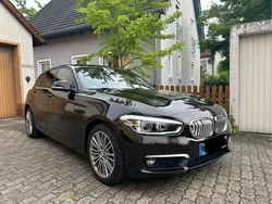 Braun Gebraucht 2018 BMW 118 Urban Line Kleinwagen | 16.999 € (Teuer)