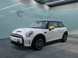 Weiß Gebraucht 2023 Mini Cooper SE Classic Kleinwagen | 21.550 € (Guter Preis)