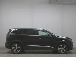 Schwarz Gebraucht 2021 Peugeot 5008 Allure Van / Kleinbus | 14.690 € (Etwas zu teuer)
