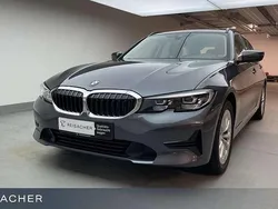 Mineralgrau metallic matt Gebraucht 2020 BMW 320 Advantage Kombi | 28.990 € (Fairer Preis)