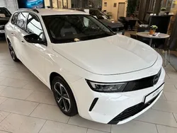 Weiß Neu 2024 Opel Astra Enjoy Kombi | 24.900 € (Etwas zu teuer)