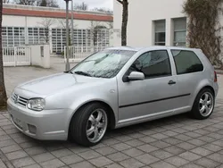 Silber metallic Gebraucht 2001 VW Golf IV Design Limousine | 2.800 € (Etwas zu teuer)
