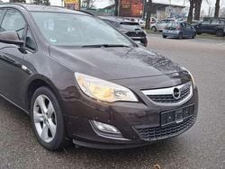Braun Gebraucht 2012 Opel Astra Innovation Kombi | 4.350 € (Fairer Preis)