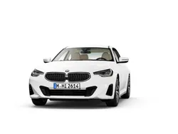 Weiß Gebraucht 2024 BMW 220 Comfort Edition Coupé | 39.990 € (Guter Preis)