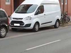 Weiß Gebraucht 2017 Ford Transit Custom Van / Kleinbus | 14.999 €
