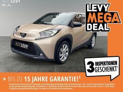 Ginger beige metallic/ night sky black Gebraucht 2022 Toyota Aygo Basis Kleinwagen | 17.990 € (Fairer Preis)