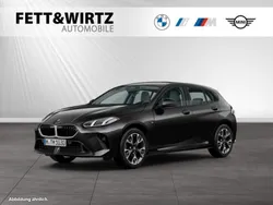 Saphirschwarz metallic Gebraucht 2024 BMW 120 M Sport Kleinwagen | 32.800 € (Superpreis)