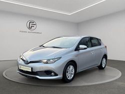 Silber Gebraucht 2017 Toyota Auris Limousine | 13.850 €