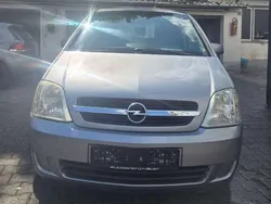Grau Gebraucht 2003 Opel Meriva Enjoy Van / Kleinbus | 1.600 € (Fairer Preis)