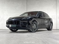 Schwarz Gebraucht 2019 Porsche Cayenne Turbo SUV | 56.973 €