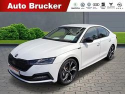 Weiss Gebraucht 2024 Skoda Octavia SportLine Limousine | 38.940 €
