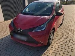 Rot Gebraucht 2016 Toyota Aygo Kleinwagen | 6.000 € (Guter Preis)