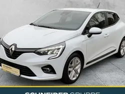 Weiß Gebraucht 2021 Renault Clio V Business Limousine | 12.690 € (Etwas zu teuer)