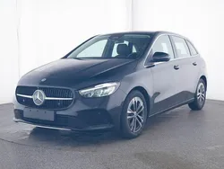 Lack kosmosschwarz Gebraucht 2024 Mercedes B180 Progressive Van / Kleinbus | 31.790 € (Etwas zu teuer)