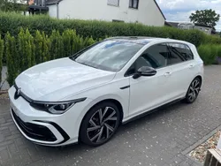 Weiß Gebraucht 2024 VW Golf VIII R-line Limousine | 29.400 € (Guter Preis)