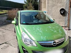Grün Gebraucht 2014 Opel Corsa Kleinwagen | 2.900 €