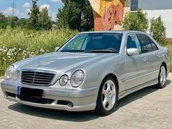 Silber Gebraucht 2000 Mercedes E320 AMG Limousine | 14.900 €