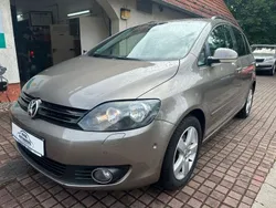 Braun Gebraucht 2011 VW Golf Plus Cross Comfortline Van / Kleinbus | 6.900 € (Fairer Preis)