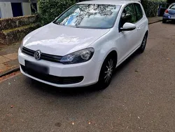 Weiß Gebraucht 2010 VW Golf VI Trendline Limousine | 4.000 € (Guter Preis)