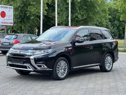 Schwarz Gebraucht 2020 Mitsubishi Outlander P-HEV Plus SUV | 22.990 €