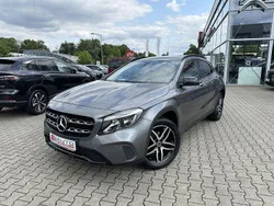 Grau Gebraucht 2019 Mercedes GLA180 Urban SUV | 21.980 € (Fairer Preis)