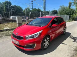 Rot Gebraucht 2016 Kia Ceed 2 Limousine | 9.990 € (Fairer Preis)