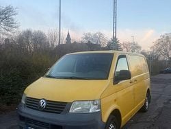 Gelb Gebraucht 2005 VW T5 Van | 3.990 € (Guter Preis)
