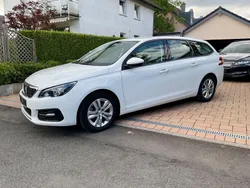 Weiß Gebraucht 2020 Peugeot 308 Active Kombi | 15.950 € (Etwas zu teuer)