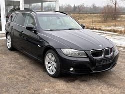 Schwarz Gebraucht 2010 BMW 330 Sport Line Kombi | 4.950 € (Fairer Preis)
