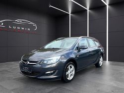 Grau Gebraucht 2016 Opel Astra Exklusiv Kombi | 6.599 € (Fairer Preis)