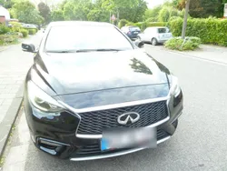 Schwarz Gebraucht 2016 Infiniti Q30 Kleinwagen | 9.700 € (Fairer Preis)