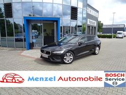 Schwarz Gebraucht 2021 Volvo V60 Momentum Kombi | 26.990 €