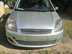 Grau Gebraucht 2007 Ford Fiesta Fun X Kleinwagen | 2.100 € (Teuer)