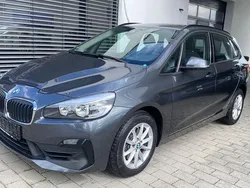 Grau Gebraucht 2019 BMW 220 Active Tourer Advantage Van / Kleinbus | 18.900 € (Etwas zu teuer)