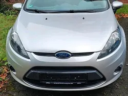 Silber Gebraucht 2009 Ford Fiesta Kleinwagen | 2.900 €