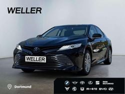Tiefschwarz mica metallic Gebraucht 2019 Toyota Camry Executive Limousine | 28.890 € (Etwas zu teuer)
