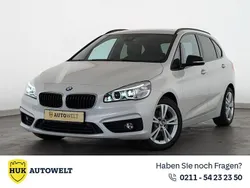 Weiß Gebraucht 2015 BMW 218 Active Tourer Sport Line Van / Kleinbus | 13.460 € (Fairer Preis)