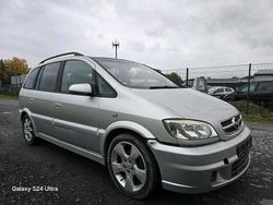 Silber Gebraucht 2004 Opel Zafira Van / Kleinbus | 950 € (Guter Preis)