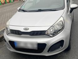 Silber Gebraucht 2012 Kia Rio Kleinwagen | 4.400 € (Fairer Preis)