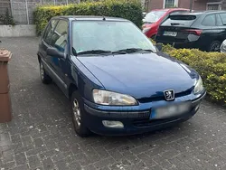 Blau Gebraucht 1998 Peugeot 106 Kleinwagen | 1.100 € (Fairer Preis)