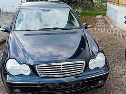 Blau Gebraucht 2001 Mercedes C180 Elegance Limousine | 2.550 € (Guter Preis)
