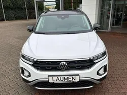 Weiß/schwarz Gebraucht 2024 VW T-Roc Life SUV | 23.900 € (Guter Preis)