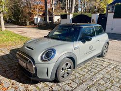 Grau Gebraucht 2021 Mini Cooper SE Kleinwagen | 15.690 € (Fairer Preis)